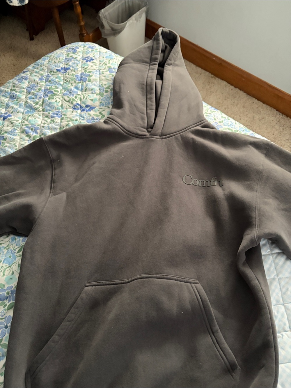 Comfort-Fit Women's Hoodie Sweater - Gray